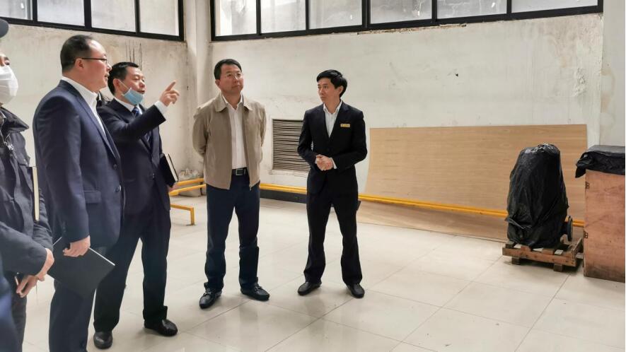 集团党委书记、董事长任丁会见川酒集团董事长曹勇一行