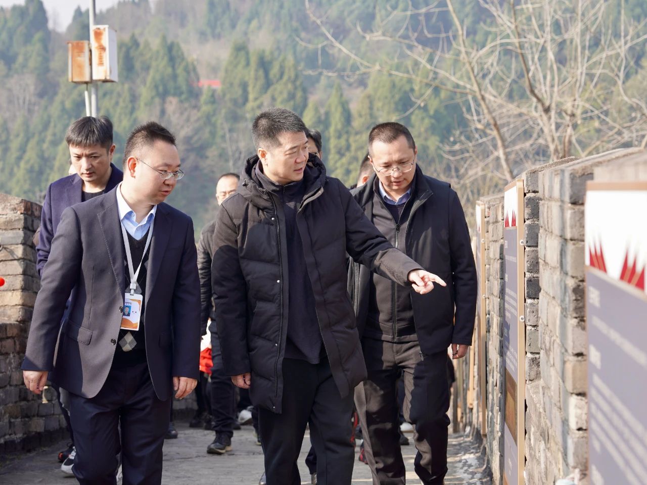 省尊龙凯时集团党委书记、董事长游勇检查督导春节安全生产工作并看望慰问坚守岗位的一线干部员工