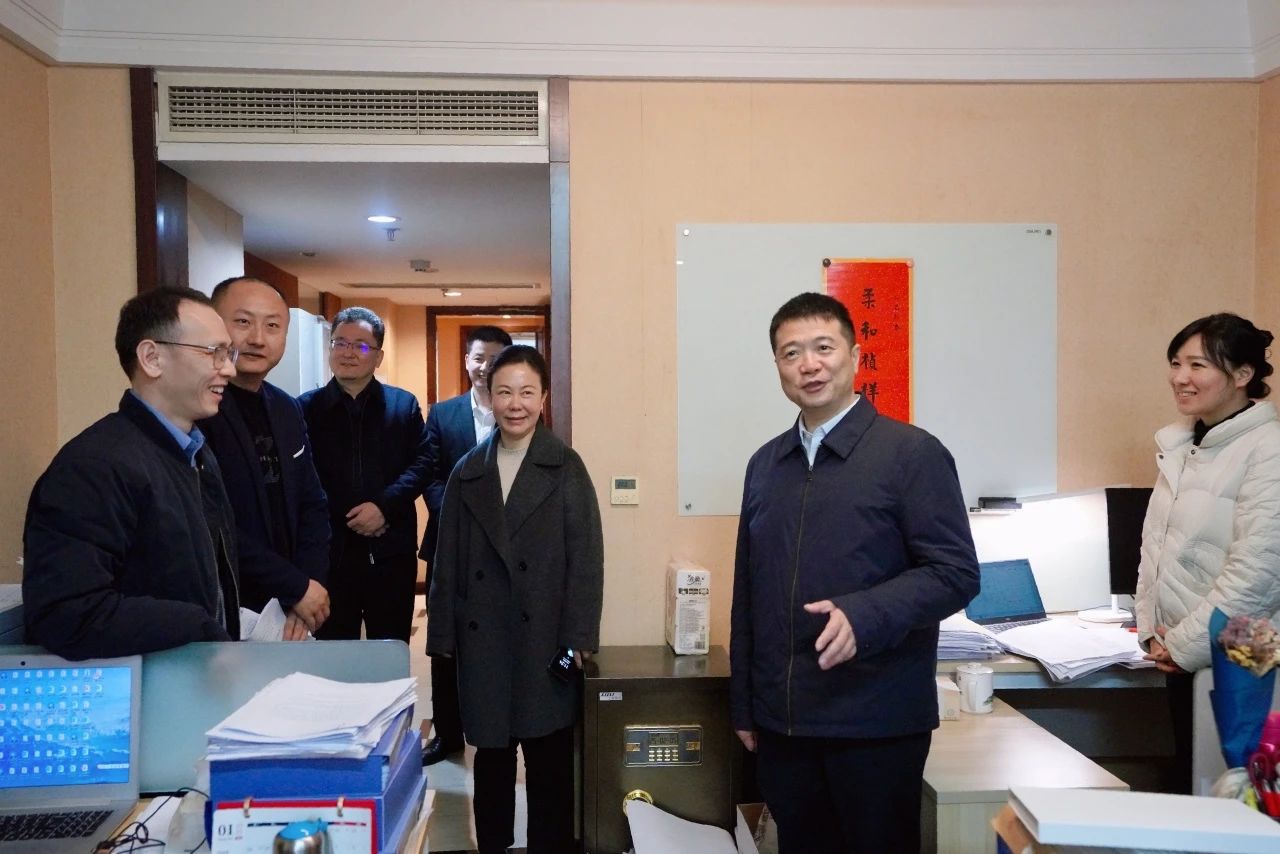 温暖启航，共赴新篇！—— 省尊龙凯时集团领导走访慰问干部职工